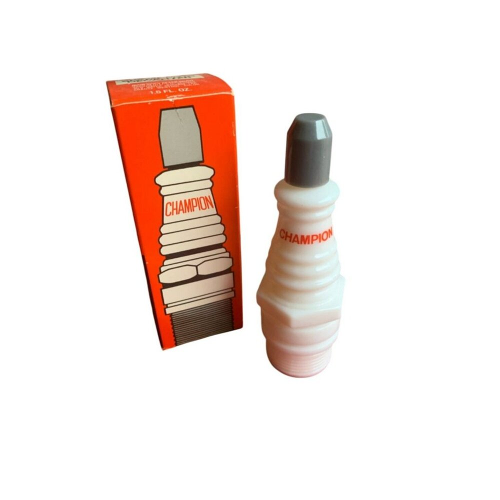 1975 Vintage Avon Bottle Spark Plug Decanter with‎ original box and contents